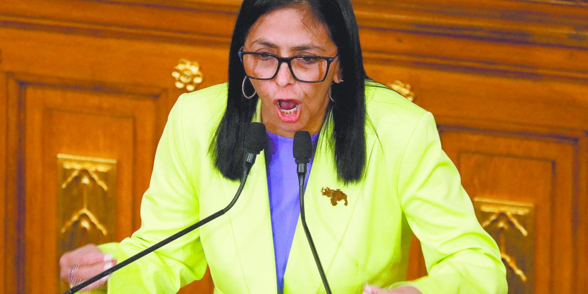 Delcy Rodríguez propone reforma a la ley de hidrocarburos en Venezuela
