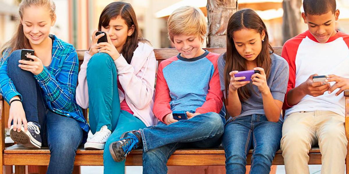 Greece approves social media ban for children under 15 from 2027