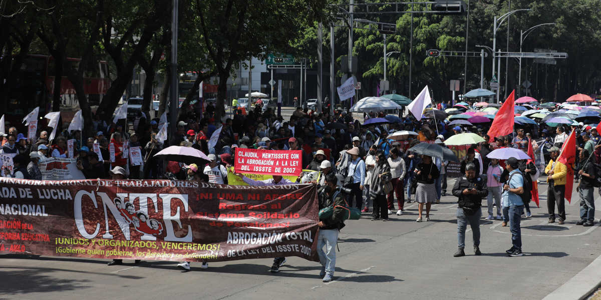 La CNTE cierra su paro de 72 horas con bloqueos a afores en Reforma y ...