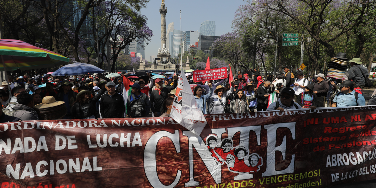 CNTE inicia paro nacional de 72 horas y marcha en CDMX: Reforma, Centro ...