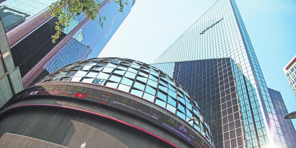 Bolsa mexicana inicia la semana con avances; destacan las aeroportuarias OMA y GAP