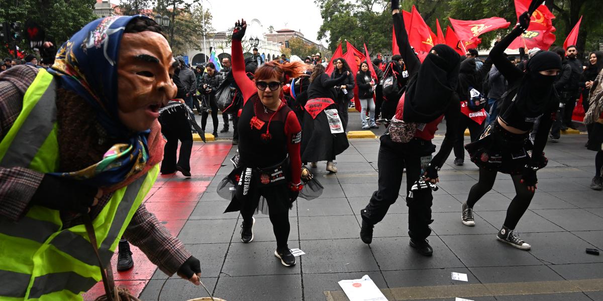 Enfrentamientos y detenidos en marcha por el Día del Trabajo en Chile