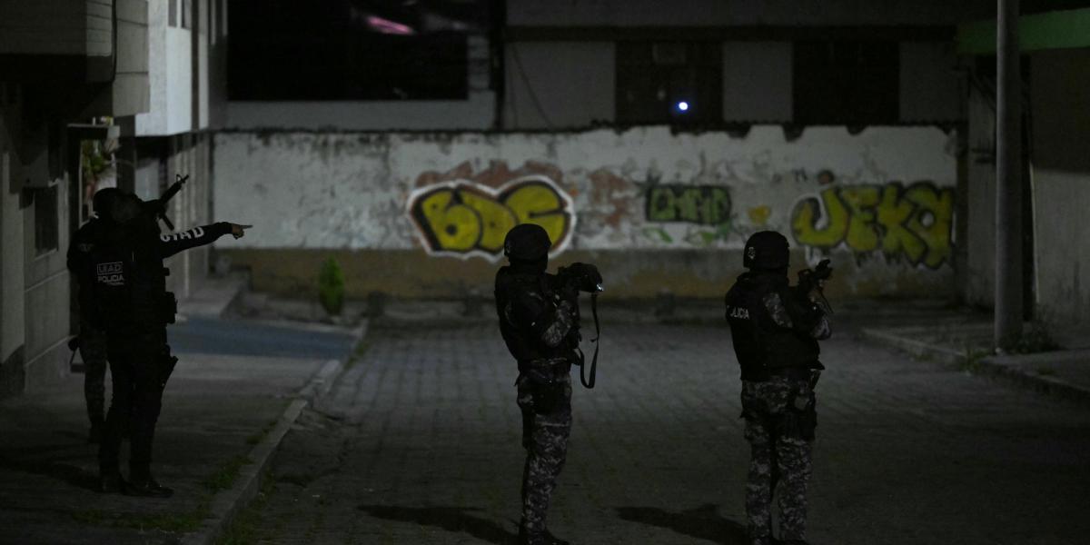 Toque de queda en Ecuador deja unos 5,000 detenidos en dos semanas