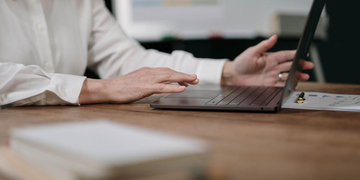 Guía de cursos gratuitos de finanzas: mejora tu economía sin costo