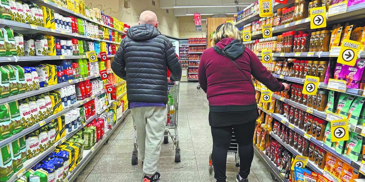 Consumption in Argentina continues to fall: sales drop in supermarkets and wholesalers