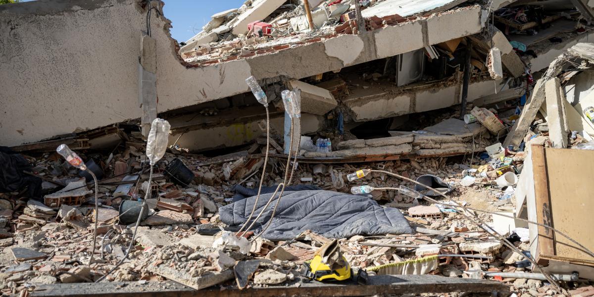 Terremotos en Venezuela: colapso hospitalario obliga a familias a llevar cuerpos a la morgue