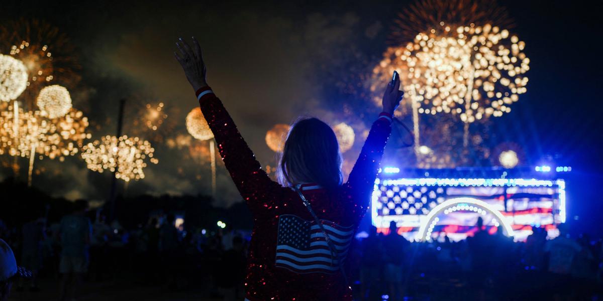 Fuegos artificiales por independencia de Estados Unidos provocaron humo tóxico en Washington