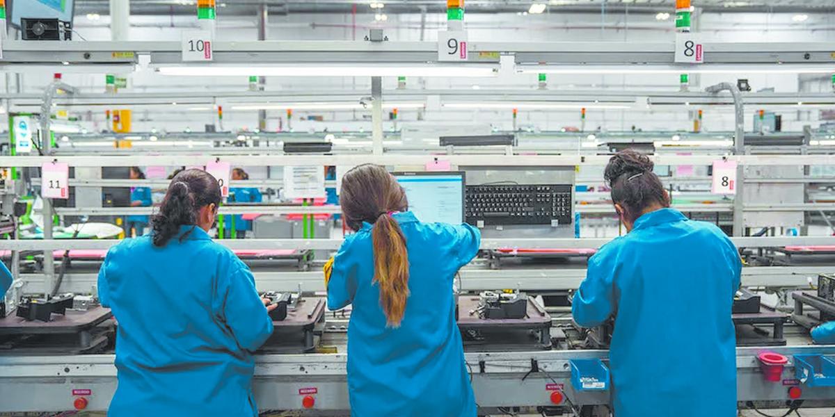 Comercio exterior de México tiene alza histórica en julio