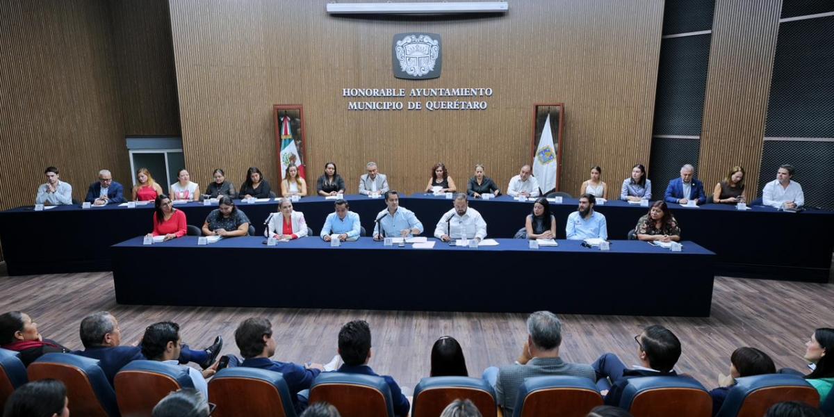 Promueve Felipe Macías acciones para el fortalecimiento de la educación en Querétaro