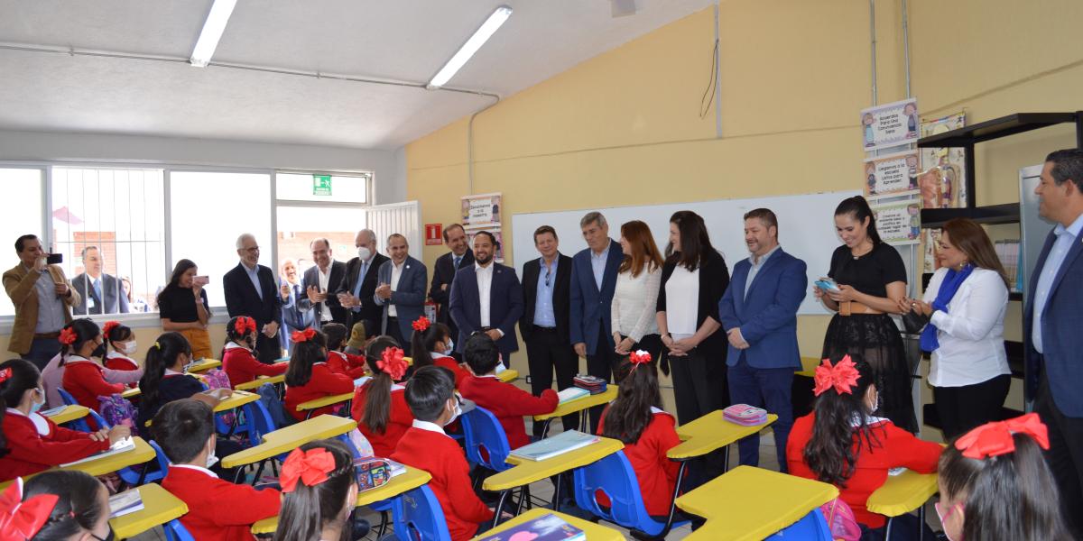 Ford school program supports 212 schools across Mexico