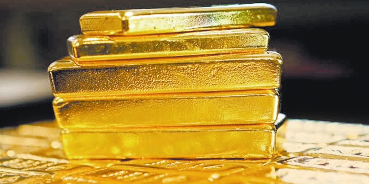 Gold falls as US inflation data lift rate-hike expectations