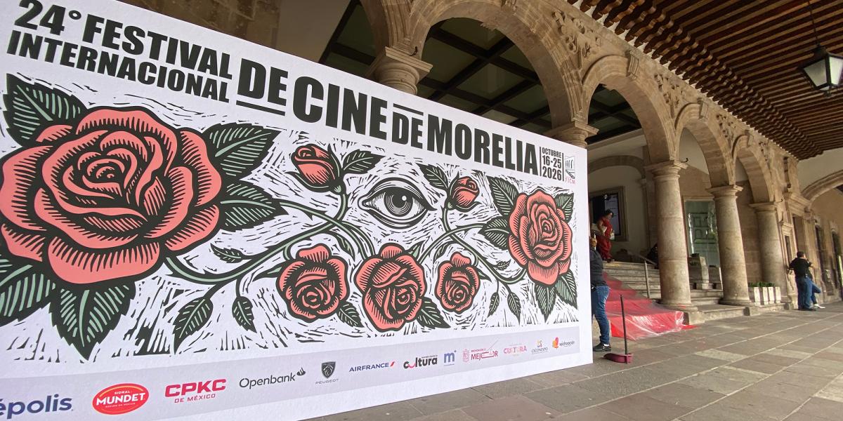 Crowds in Morelia struggle to get tickets for Del Toro film screening