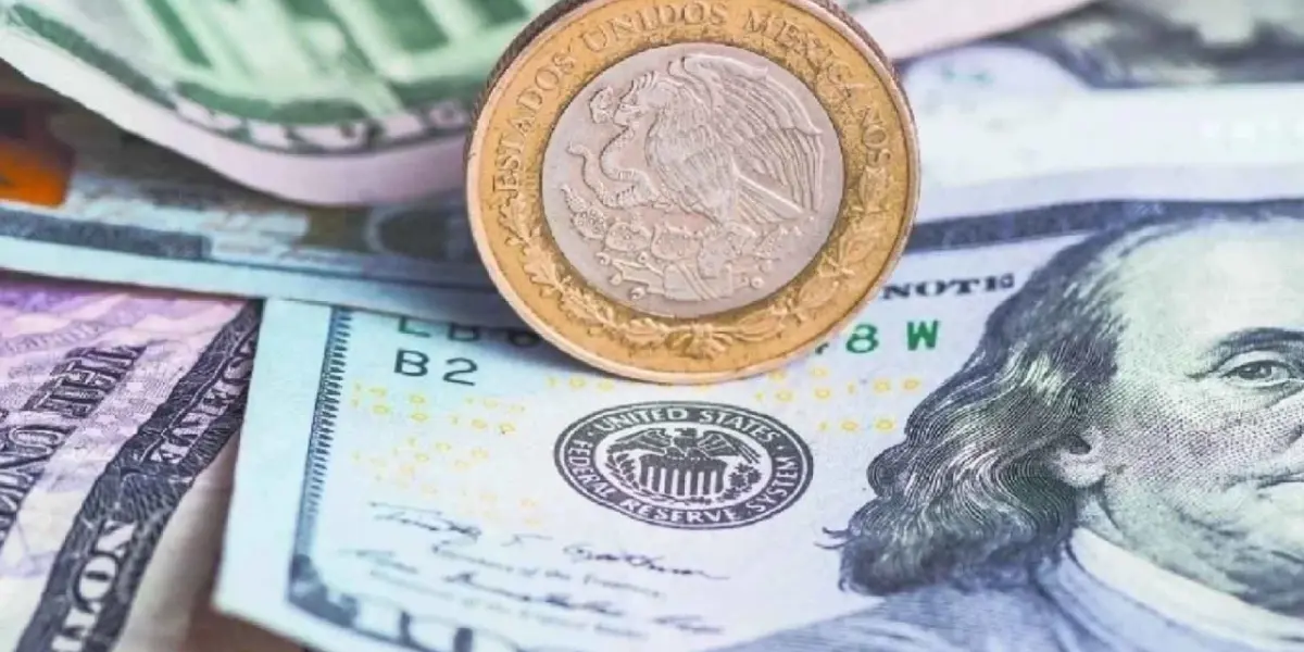 Mexican Peso Ends Stable Against Dollar After Volatile Session