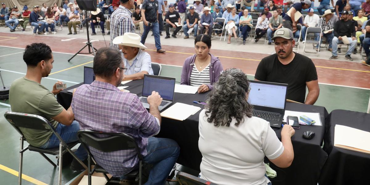 Jalisco gives 9.8 million pesos to farmers hit by drought and hail