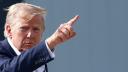 El presidente Donald Trump previo a abordar el avión presidencial Air Force One en Escocia. Foto: Reuters
