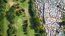 Varios Gobiernos locales en África del Sur, ONG en el Reino Unido y Estados Unidos recurren a sus imágenes para promover políticas de concientización sobre las diferencias sociales y para hablar de desigualdad.
