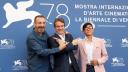Director de "La caja", Lorenzo Vigas con los actores Hernan Mendoza y Hatzin Navarrete en el Festival de Venecia. Foto: Reuters