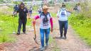 Madres Buscadoras de Jalisco y Sonora asÌ como jÛvenes buscadores, durante las labores realizadas el dÌa de hoy en un predio ubicado a 350 metros de la zona habitacional de la etapa 18 de Chulavista, Tlajomulco de Z˙Òiga.