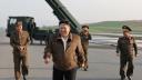 Kim Jong Un, líder de Corea del Norte, inspeccionó el sistema de armas, el viernes. Foto: Reuters