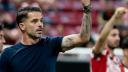 El técnico de 38 años llegó a las "Chivas" de Guadalajara en diciembre del 2023, y al frente del equipo mexicano registró 14 triunfos, nueve empates y nueve derrotas.