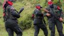 Integrantes del Ejército de Liberación Nacional (ELN) hacen guardia en la región del Catatumbo, Colombia.