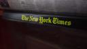 En su plataforma Truth Social, Trump criticó duramente la cobertura del New York Times sobre su demanda contra Paramount, propietario de CBS.