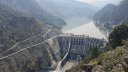 Presa de Baglihar, también conocida como Proyecto Hidroeléctrico de Baglihar, en el río Chenab que fluye desde la Cachemira india hacia Pakistán.