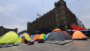 Plantón de la CNTE en el Zócalo de la Ciudad de México en el Día del Maestro.
