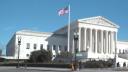 La Corte Suprema de Estados Unidos suspendió temporalmente este lunes una orden emitida por un juez que protegía a unos 350.000 venezolanos de ser expulsados del país por la administración del presidente Donald Trump.