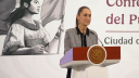 La presidenta de México, Claudia Sheinbaum, lamentó y expresó su solidaridad con los familiares de la Guardia Nacional que perdieron la vida en la víspera tras una explosión de una mina mientras patrullaban un área limítrofe entre Jalisco y Michoacán.

Para más información del tema, visita: https://www.eleconomista.com.mx/politica/sheinbaum-lamenta-muerte-militares-explosion-mina-terrestre-michoacan-20250528-761095.html 

¡Síguenos en nuestras redes sociales para mantenerte informado!

Twitter: https://twitter.com/eleconomista 
Facebook: https://www.facebook.com/ElEconomista.mx
Instagram: https://www.instagram.com/eleconomistamx
LinkedIn: https://www.linkedin.com/company/el-economista/

#ElEconomista #EETV