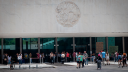 En la entrada del recinto, un cartel explicaba: "Por causas ajenas a los trabajadores y autoridades del museo, no hay servicio". Para más información del tema, visita: https://www.eleconomista.com.mx/arteseideas/premian-museo-antropologia-permanece-cerrado-falta-vigilancia-20250604-762232.html ¡Síguenos en nuestras redes sociales para mantenerte informado! Twitter: https://twitter.com/eleconomista Facebook: https://www.facebook.com/ElEconomista.mx Instagram: https://www.instagram.com/eleconomistamx LinkedIn: https://www.linkedin.com/company/el-economista/ #ElEconomista #EETV