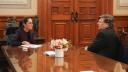 La presidenta de México, Claudia Sheinbaum, informó sobre la reunión con Christopher Landau, subsecretario de Estado estadounidense, para conversar sobre diversos temas de la relación entre México y Estados Unidos.

Para más información del tema, visita:https://www.eleconomista.com.mx/politica/landau-sale-palacio-nacional-sheinbaum-dice-hablaron-sobre-relacion-mexico-eu-20250611-763229.html

¡Síguenos en nuestras redes sociales para mantenerte informado!

Twitter: https://twitter.com/eleconomista 
Facebook: https://www.facebook.com/ElEconomista.mx
Instagram: https://www.instagram.com/eleconomistamx
LinkedIn: https://www.linkedin.com/company/el-economista/

#ElEconomista #EETV