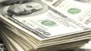 El peso pierde terreno, llegando a caer 1% más temprano, mientras que el dólar sube desde su mínimo de casi tres años, en un ambiente más complejo para los activos de riesgo.