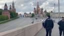 El presidente ruso, Vladimir Putin, dice que las propuestas de paz de Rusia y Ucrania son "absolutamente contradictorias", pero agrega que esto no es sorprendente y que las dos partes están discutiendo una próxima ronda de conversaciones.