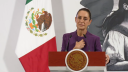 La presidenta Claudia Sheinbaum subrayó que el gobierno mexicano no defiende a nadie, pero insistió en la necesidad de que exista una coordinación más clara entre Estados Unidos y México, especialmente con la Fiscalía General de la República, en casos como el de Ovidio Guzmán, alias "El Ratón", luego de que se conociera que el hijo de Joaquín "El Chapo" Guzmán decidió declararse culpable en Estados Unidos y colaborar con las autoridades.

Para más información del tema, visita: https://www.eleconomista.com.mx/politica/sheinbaum-cuestiona-acuerdo-estados-unidos-ovidio-guzman-20250703-766523.html 

¡Síguenos en nuestras redes sociales para mantenerte informado!

Twitter: https://twitter.com/eleconomista 
Facebook: https://www.facebook.com/ElEconomista.mx
Instagram: https://www.instagram.com/eleconomistamx
LinkedIn: https://www.linkedin.com/company/el-economista/

#ElEconomista #EETV