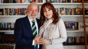 El presidente de Brasil llegó al domicilio de Fernández de Kirchner en el barrio de Constitución poco después del mediodía, ovacionado por un centenar de simpatizantes de la expresidenta peronista.