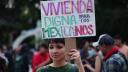 Asistente a la marcha contra la gentrificación.