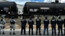 Omar García Harfuch informó el aseguramiento de 129 carrotanques con diésel, gasolina y destilado de petróleo en Ramos Arizpe y Saltillo, Coahuila, en el mayor operativo contra el robo de hidrocarburos durante la actual administración.

Para más información del tema, visita: https://www.eleconomista.com.mx/politica/harfuch-presume-mayor-golpe-huachicol-aseguran-15-millones-litros-combustible-coahuila-20250707-767026.html 

¡Síguenos en nuestras redes sociales para mantenerte informado!

Twitter: https://twitter.com/eleconomista 
Facebook: https://www.facebook.com/ElEconomista.mx
Instagram: https://www.instagram.com/eleconomistamx
LinkedIn: https://www.linkedin.com/company/el-economista/

#ElEconomista #EETV
