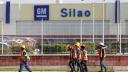 GM confirmó que las semanas de inactividad programadas son parte de un proceso operativo estándar centrado en optimizar la producción.

Para más información del tema, visita: https://www.eleconomista.com.mx/empresas/gm-detiene-produccion-camionetas-mexico-semanas-20250711-767832.html

¡Síguenos en nuestras redes sociales para mantenerte informado!

Twitter: https://twitter.com/eleconomista 
Facebook: https://www.facebook.com/ElEconomista.mx
Instagram: https://www.instagram.com/eleconomistamx
LinkedIn: https://www.linkedin.com/company/el-economista/

#ElEconomista #EETV