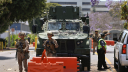 Infantes de marina de Estados Unidos vigilando un puesto de control mientras protegían un edificio federal en Los Ángeles, California, el pasado 20 de junio de 2025.