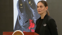 La presidenta Claudia Sheinbaum calificó como apropiación cultural indebida el uso de diseños zapotecos por parte de Adidas y un diseñador estadounidense.

Para más información del tema, visita: https://www.eleconomista.com.mx/politica/secretaria-cultura-sheinbaum-emprenden-acciones-adidas-plagio-cultural-oaxaca-20250808-771873.html

¡Síguenos en nuestras redes sociales para mantenerte informado!

Twitter: https://twitter.com/eleconomista 
Facebook: https://www.facebook.com/ElEconomista.mx
Instagram: https://www.instagram.com/eleconomistamx
LinkedIn: https://www.linkedin.com/company/el-economista/
T

#ElEconomista #EETV