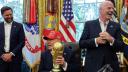 El sorteo se llevará a cabo en el Kennedy Center, en Washington, D. C., anunció el presiente Donald Trump este viernes en la Casa Blanca.

Para más información del tema, visita: https://www.eleconomista.com.mx/deportes/sorteo-mundial-2026-sera-5-diciembre-washington-anuncia-trump-20250822-773883.html

¡Síguenos en nuestras redes sociales para mantenerte informado!

Twitter: https://twitter.com/eleconomista 
Facebook: https://www.facebook.com/ElEconomista.mx
Instagram: https://www.instagram.com/eleconomistamx
LinkedIn: https://www.linkedin.com/company/el-economista/

#ElEconomista #EETV #Mundial2026