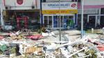 Las pérdidas económicas ocasionadas por el paso del huracán Erick en Acapulco alcanzan los 1,878 millones de pesos, según el último reporte de la Cámara Nacional de Comercio, Servicios y Turismo (Canaco) del puerto, Alejandro Martínez Sidney, presidente del organismo, detalló que “este impacto se debe principalmente al cierre masivo de más de 18,000 empresas durante los días que ha durado la emergencia”.

Para más información del tema, visita: https://www.eleconomista.com.mx/estados/huracan-erick-deja-perdidas-1-878-millones-pesos-acapulco-20250619-764511.html

¡Síguenos en nuestras redes sociales para mantenerte informado!

Twitter: https://twitter.com/eleconomista 
Facebook: https://www.facebook.com/ElEconomista.mx
Instagram: https://www.instagram.com/eleconomistamx
LinkedIn: https://www.linkedin.com/company/el-economista/

#ElEconomista #EETV