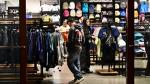 La inflación de Estados Unidos subió a 2.7% anual en junio, en línea con lo esperado por los analistas, debido al impacto sobre los precios de los aranceles que ha anunciado el presidente Donald Trump, informó el martes el Departamento de Trabajo.

Para más información del tema, visita: https://www.eleconomista.com.mx/economia/inflacion-estados-unidos-subio-2-7-junio-impacto-aranceles-precios-20250715-768225.html 

¡Síguenos en nuestras redes sociales para mantenerte informado!

Twitter: https://twitter.com/eleconomista 
Facebook: https://www.facebook.com/ElEconomista.mx
Instagram: https://www.instagram.com/eleconomistamx
LinkedIn: https://www.linkedin.com/company/el-economista/

#ElEconomista #EETV