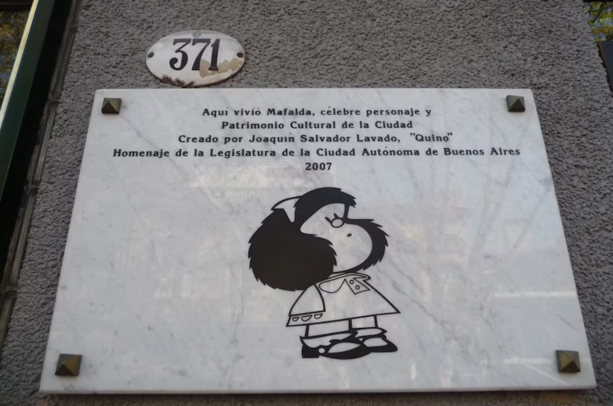 Placa conmemorativa de Mafalda en San Telmo, Buenos Aires