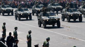 Elementos del ejército mexicano realizaron el desfile militar que se realizó en el Zócalo, por el Aniversario de la Revolución Mexicana.