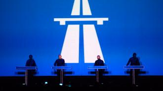 Kraftwerk interpretando su álbum Autobahn en 2015. Foto: AFP