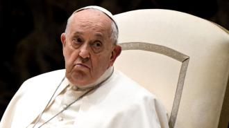 El papa Francisco criticó duramente las medidas migratorias del presidente de Estados Unidos, Donald Trump, en una inusual carta abierta enviada el martes a los obispos católicos de Estados Unidos.

Para más información del tema, visita: https://www.eleconomista.com.mx/ 

¡Síguenos en nuestras redes sociales para mantenerte informado!

Twitter: https://twitter.com/eleconomista 
Facebook: https://www.facebook.com/ElEconomista.mx
Instagram: https://www.instagram.com/eleconomistamx
LinkedIn: https://www.linkedin.com/company/el-economista/

#ElEconomista #EETV