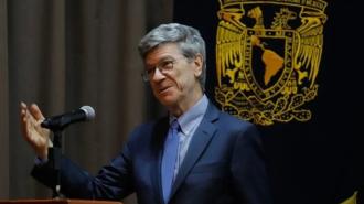 El economista Jeffrey Sachs en su conferencia "Geopolítica y Economía Global" en la UNAM.