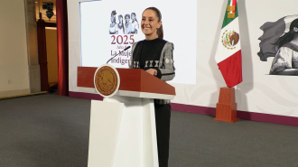 La presidenta Claudia Sheinbaum dijo que a diferencia de Japón-China y Corea del Sur, México esperará la resolución final de los aranceles antes de dar una respuesta.

Para más información del tema, visita: https://www.eleconomista.com.mx/politica/aranceles-vacunas-caso-ines-gomez-mont-destacan-mananera-pueblo-sheinbaum-20250401-752972.html 

¡Síguenos en nuestras redes sociales para mantenerte informado!

Twitter: https://twitter.com/eleconomista 
Facebook: https://www.facebook.com/ElEconomista.mx
Instagram: https://www.instagram.com/eleconomistamx
LinkedIn: https://www.linkedin.com/company/el-economista/

#ElEconomista #EETV